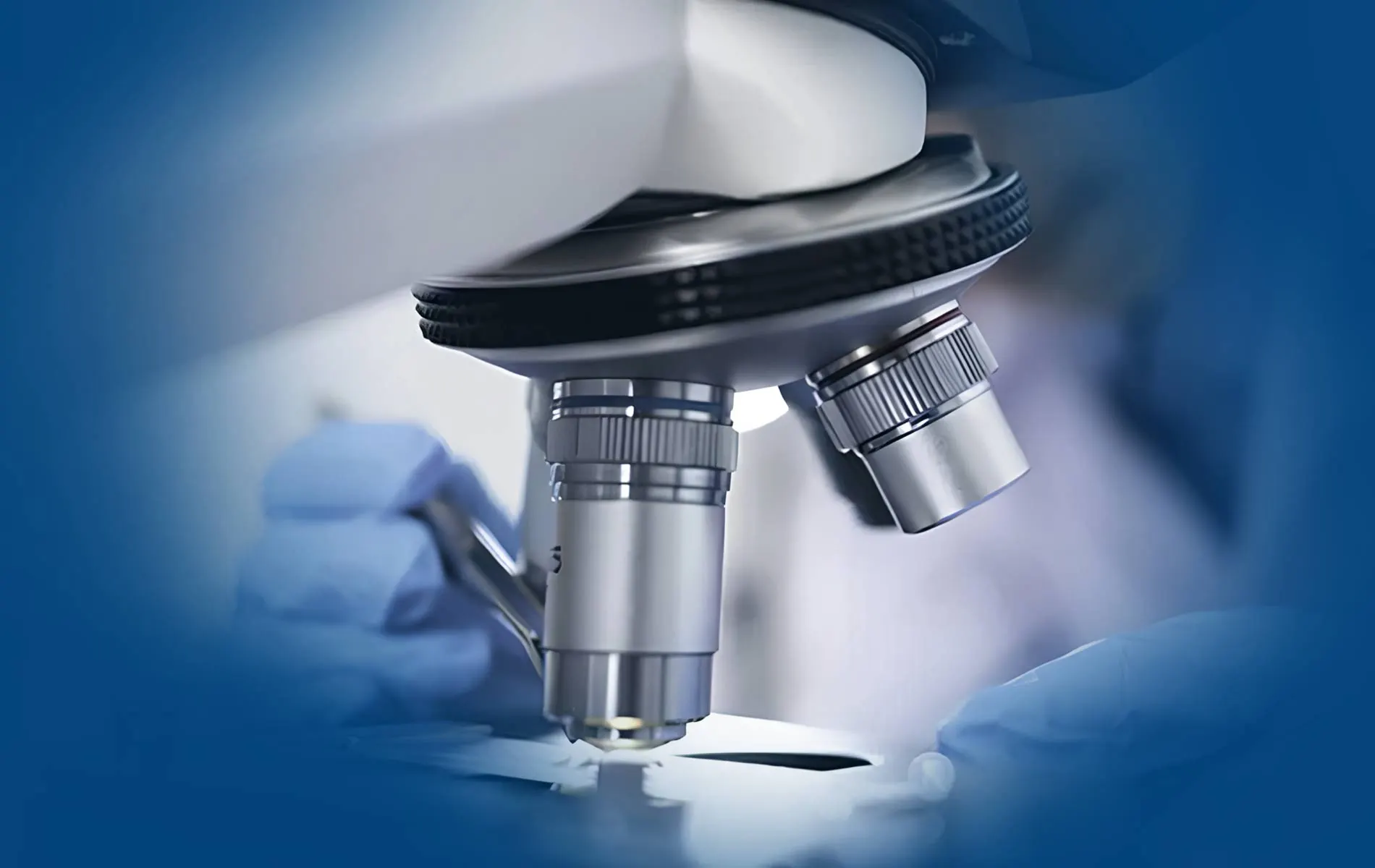 Microscope de recherche scientifique
